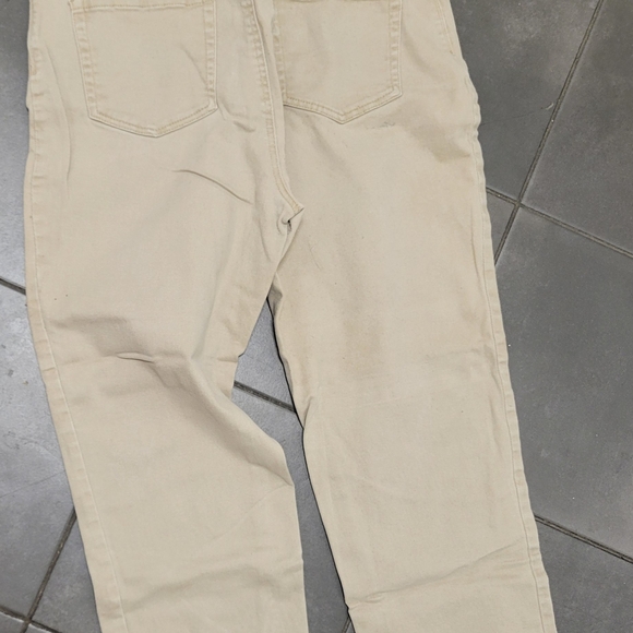 Gloria Vanderbilt Women's Straight Leg Jeans in Beige Size 16P NWOT - Picture 1 of 4